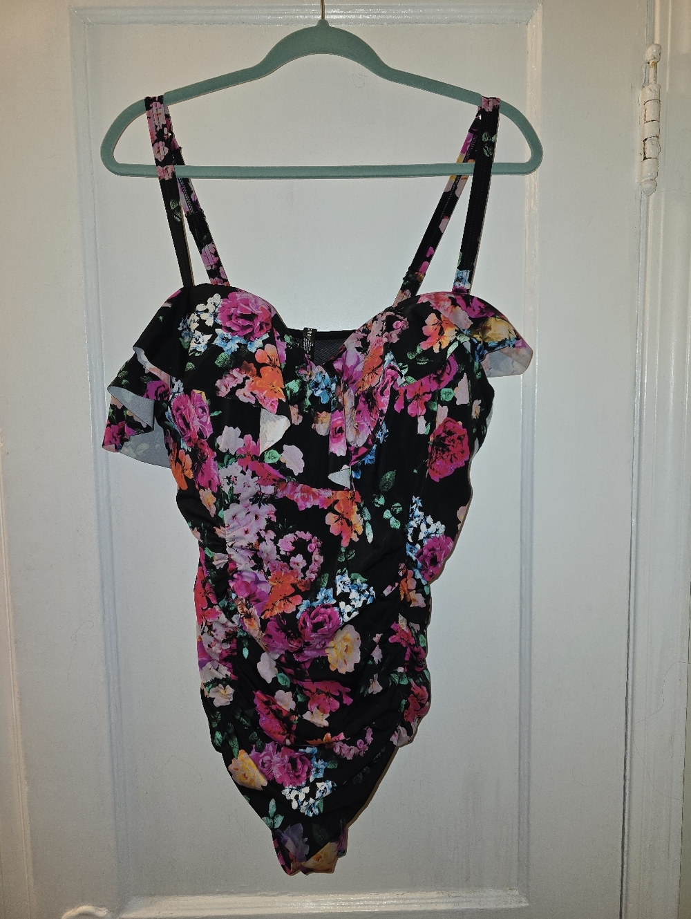 2-D/DD Floral Ruffle Underwire Swimsuit - Picture 6 of 6